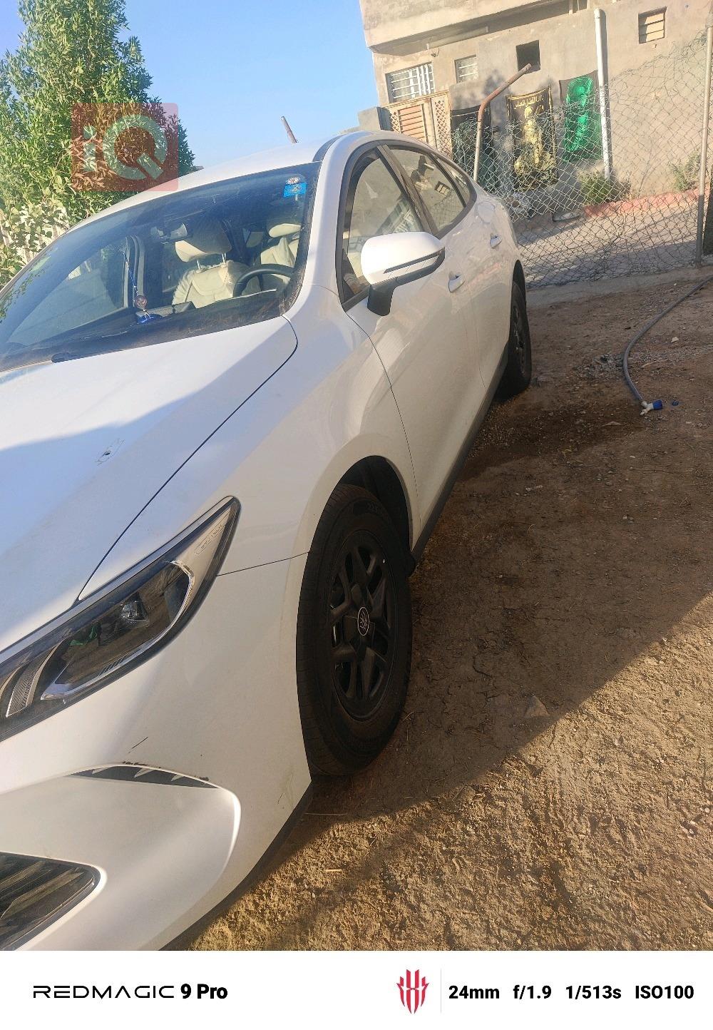 بي واي دي Qin Plus
